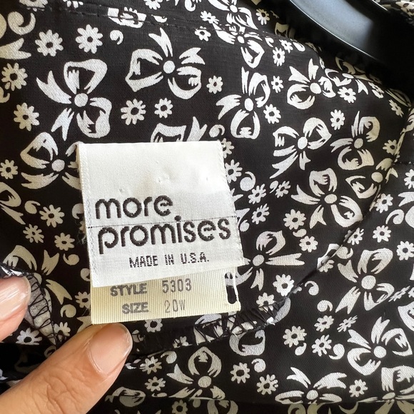 Vintage floral print midi dress with matching belt - Picture 7 of 7